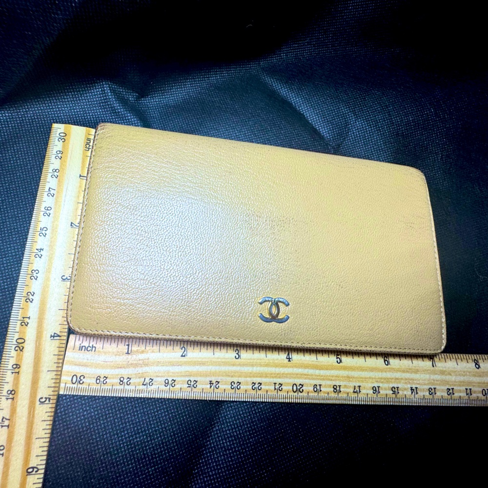 Chanel Long Wallet Beige Caviar Gold Hardware 7-Series Card & Hologram-Vintage! - Picture 3 of 15